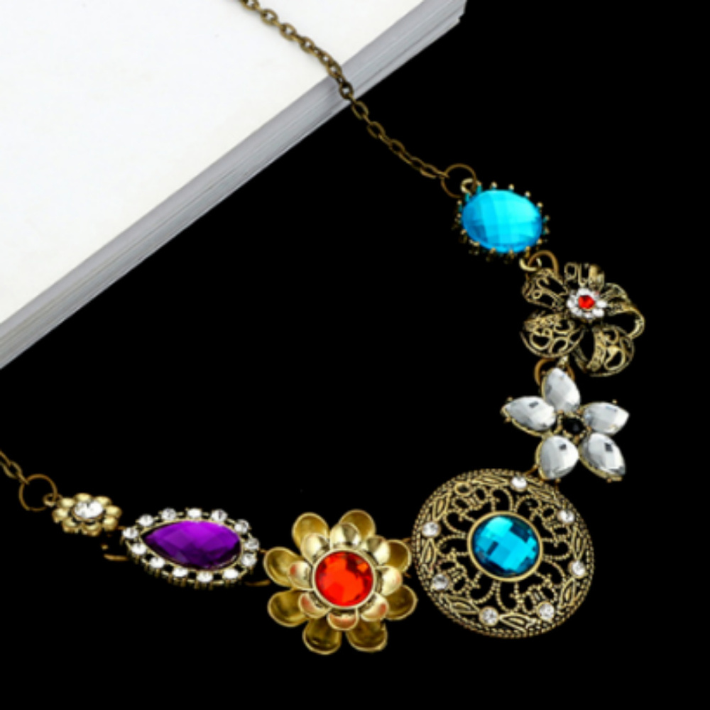 Retro Flower Necklace w/Bracelet